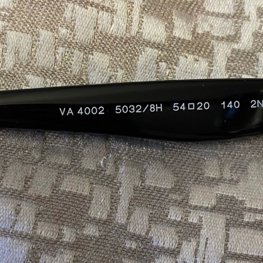 💯 authentic Valentino Sunglasses Purple Tint - Picture 7 of 7